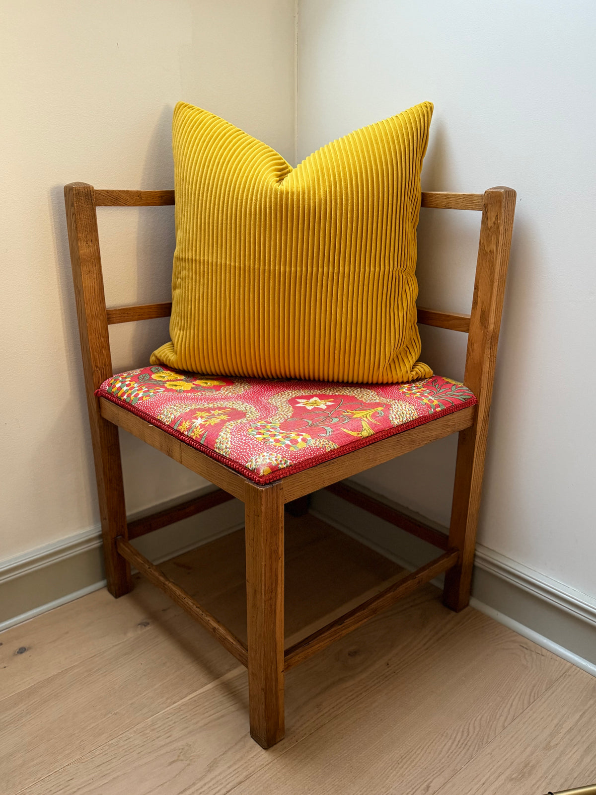 Cushion Cover - Yellow Ribbed Velvet 50x50 cm