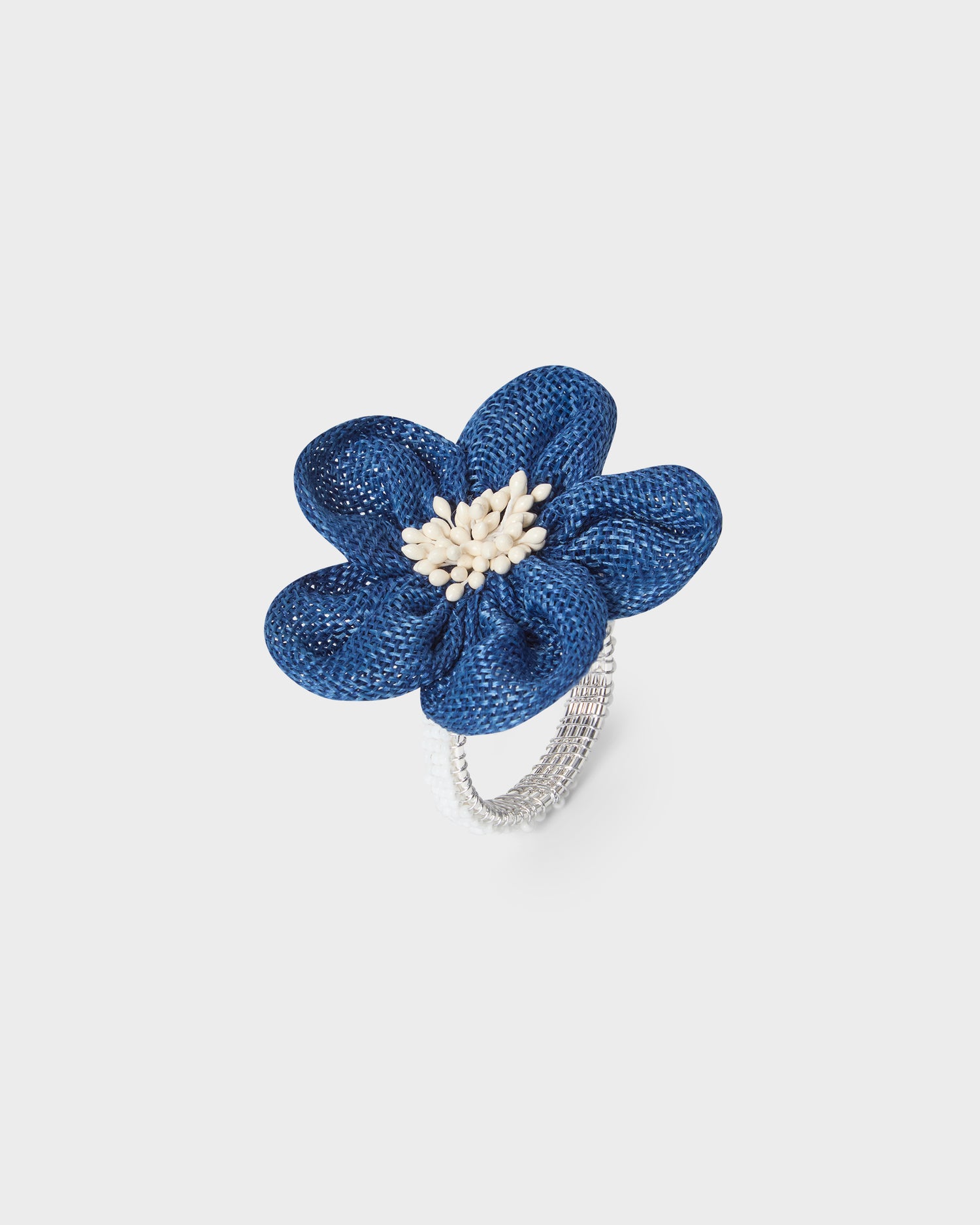 Servettring - Blå tyg-blomma med pärlor